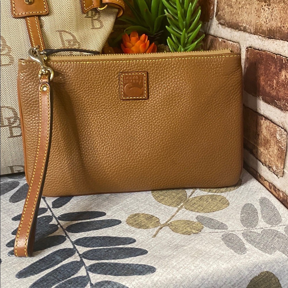 Dooney & Bourke Beige canvas and leather Shopper and dooney wristlet - Picture 10 of 13
